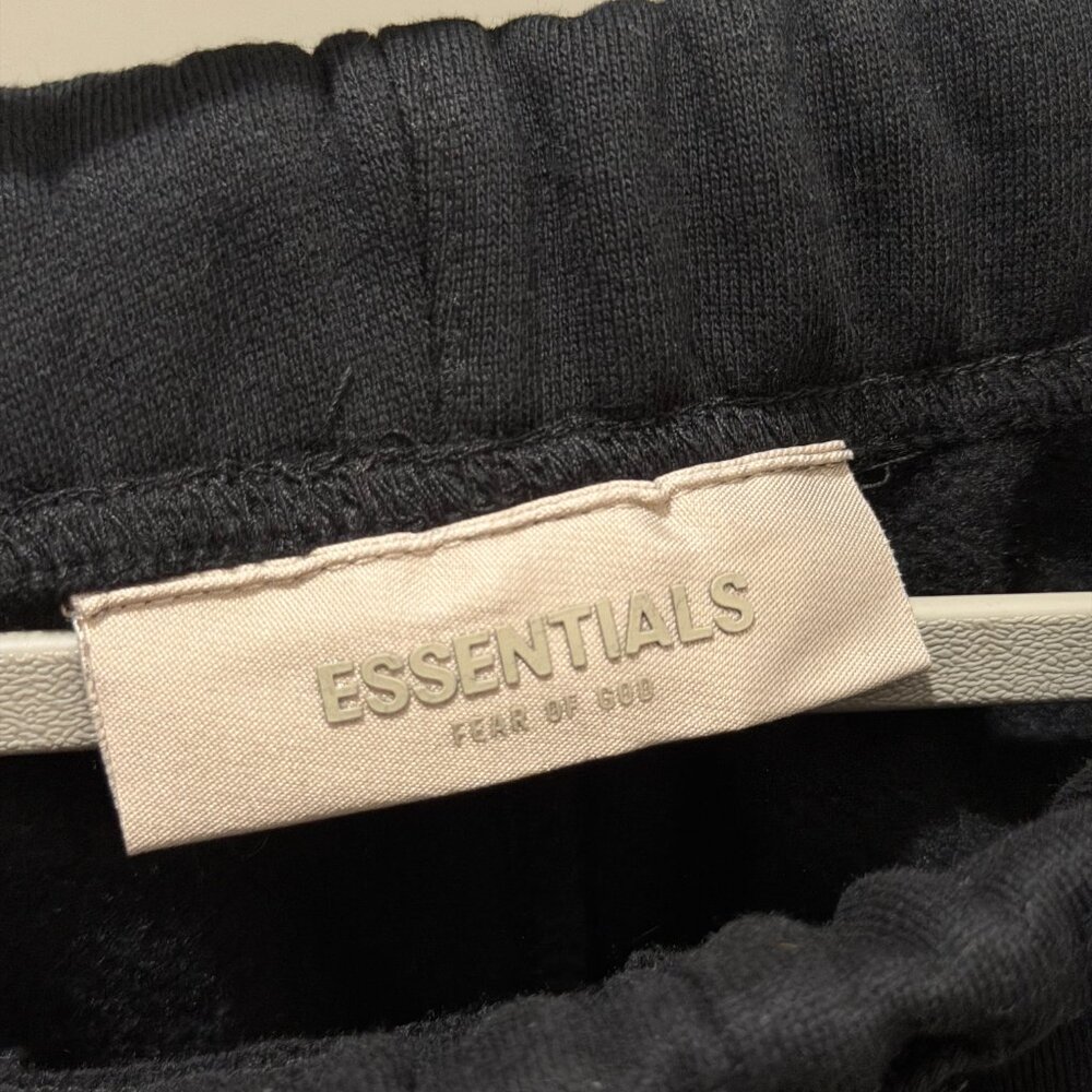 Combo Set Fear of God Essentials Black T-shirt & Shorts BNWT Authentic ✅ - Picture 6 of 10